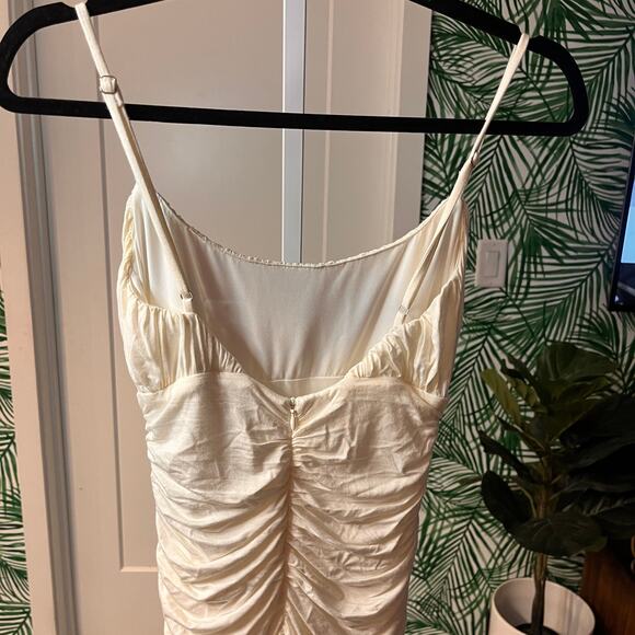 NEW Lovers and Friends Ivory Satin Ruched Spaghetti Straps Midi Dress Size XS - Picture 4 of 11